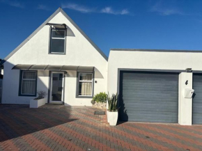5 bedroom home in Langebaan, located close to Club Mykonos and Laguna Mall